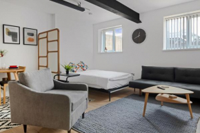 Small Studio Arnold Nottingham